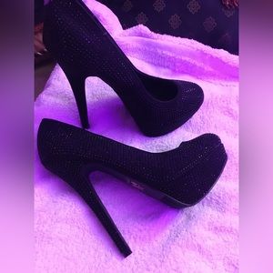 Black sparkled heels.